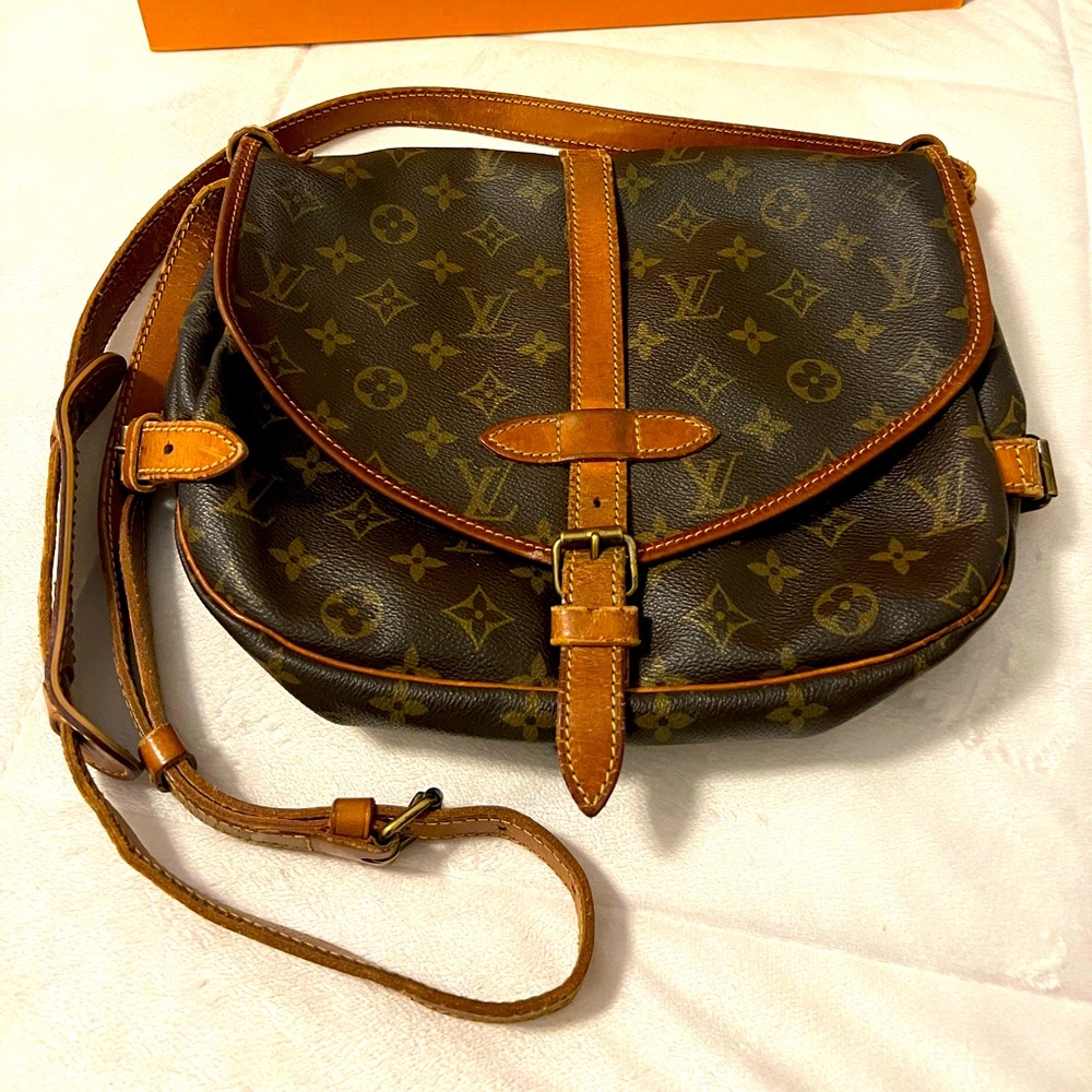 💯 % Auth Louis Vuitton SAUMUR 30 crossbody shoulder Bag